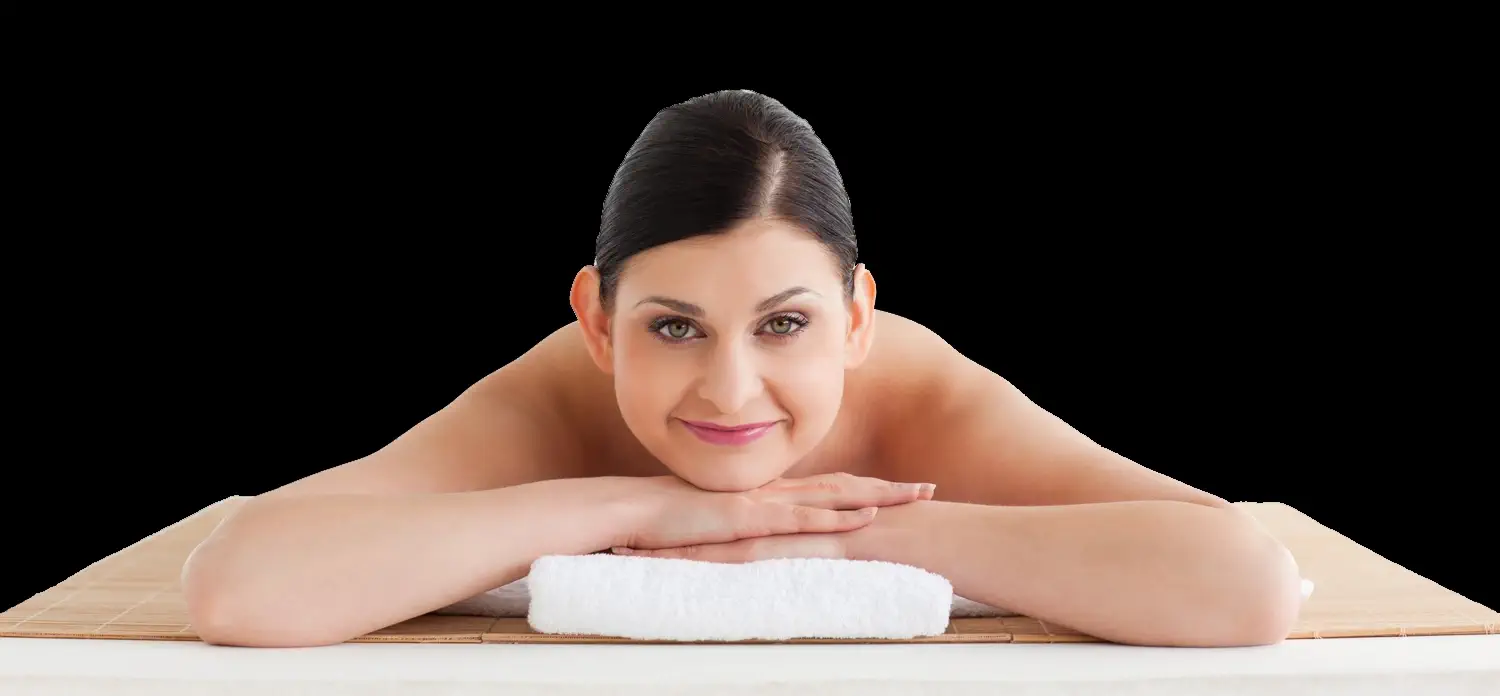 une femme recevant de la tendresse Une femme ayant recu un massage tantrique